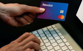 Revolut“ uždaro rusų ir baltarusių sąskaitas dėl ES sankcijų