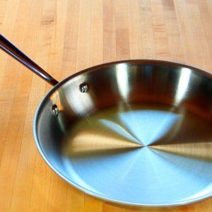 Senovinis receptas, kuris atnaujina net seniausias keptuves ir puodus