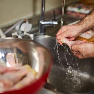 Šis vienas įprotis kelia didžiulę riziką visos šeimos sveikatai. Atsikratykite jo dabar