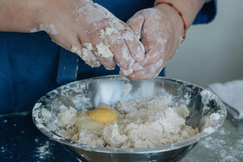 Šis vienas triukas su vanilinu pavers jūsų kepinius nuostabiai aromatingais