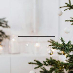 Šių gudrybių dėka eglutė ilgiau nepraras spyglių prieš Kalėdas