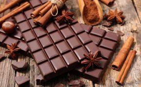 Šokolado nauda ir žala: kam jo geriau nevalgyti?