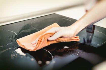 Spindinti švara: penki patarimai, kaip vėl suteikti viryklei naują blizgesį