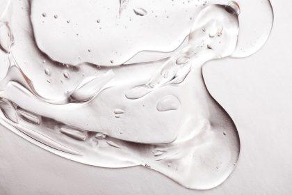 Sužinoję tai, hialurono rūgštį tikrai įtrauksite į savo kasdienę odos priežiūros rutiną