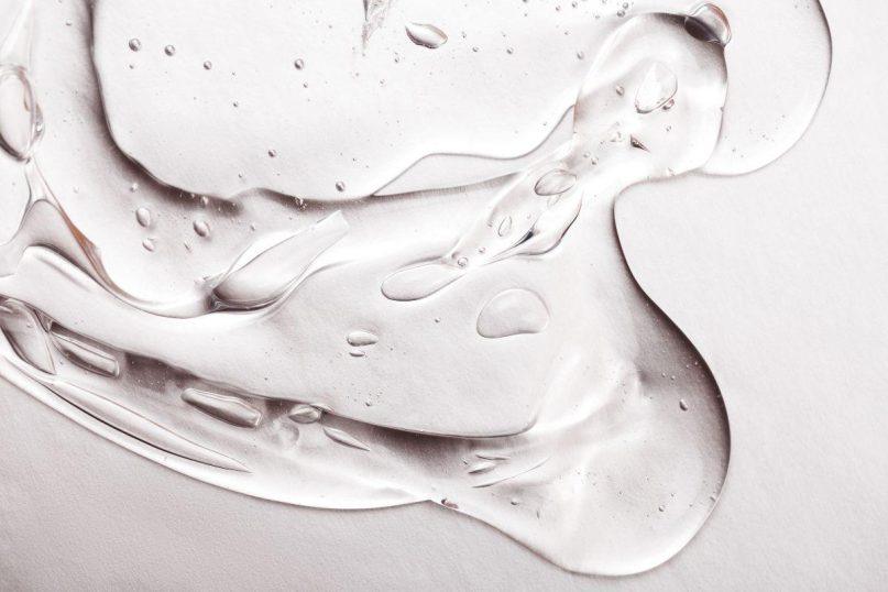 Sužinoję tai, hialurono rūgštį tikrai įtrauksite į savo kasdienę odos priežiūros rutiną