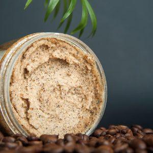 Tiesiog privalote sužinoti apie kavos kaukės poveikį plaukams: rezultatas jus tikrai nustebins!