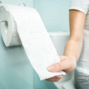 Tualetinio popieriaus kabinimo būdas ne tik skaldo žmoniją, bet gali daug pasakyti apie mūsų charakterį.