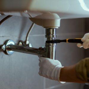 Užtenka vieno šaukšto, kad išvalytumėte užsikimšusią kriauklę ir atsikratytumėte nemalonaus kvapo