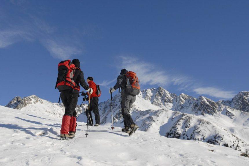 Visi plūsta į pavojingus kalnus – bet ką tai reiškia jų saugumui? Ar ekstremalios ekspedicijos tikrai vertos rizikos?