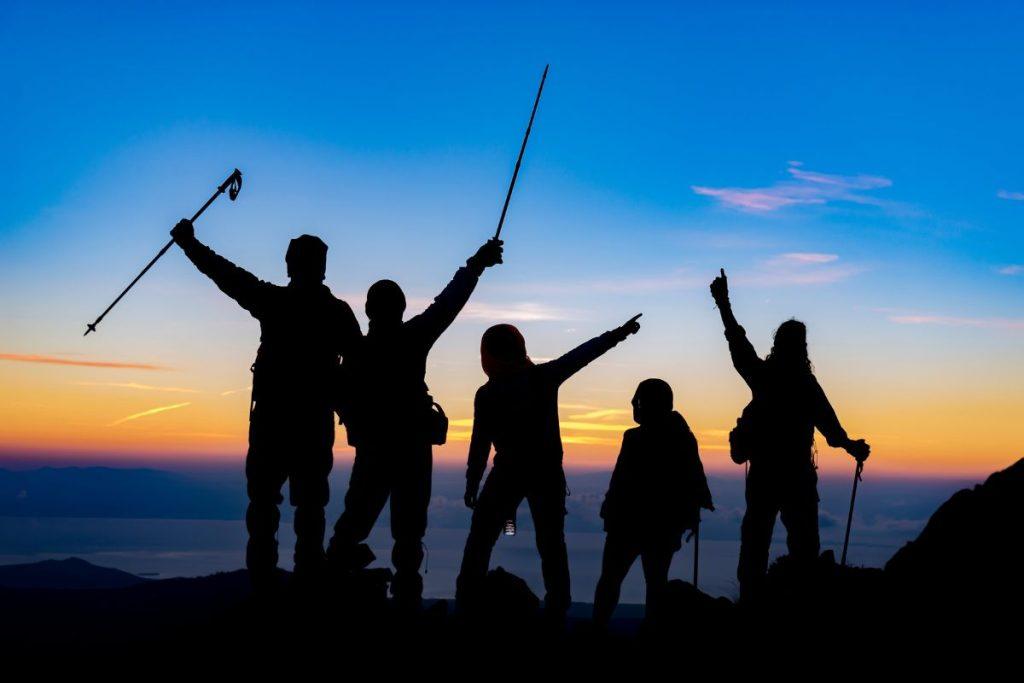 Visi plūsta į pavojingus kalnus – bet ką tai reiškia jų saugumui? Ar ekstremalios ekspedicijos tikrai vertos rizikos? Telefonai pakeitė požiūrį į ekstremalią veiklą