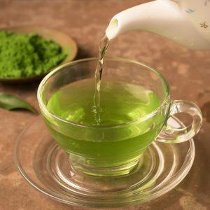 Žalioji arbata: kada naudinga, o kada gali pakenkti sveikatai