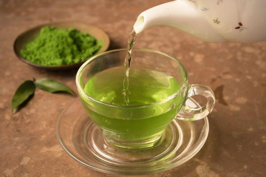 Žalioji arbata: kada naudinga, o kada gali pakenkti sveikatai