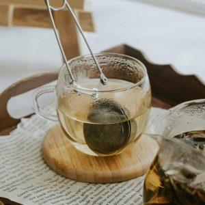 Žolelių arbatos: kokią naudą jos suteikia ir ką svarbu žinoti prieš vartojant