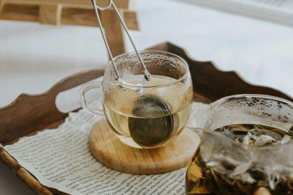 Žolelių arbatos: kokią naudą jos suteikia ir ką svarbu žinoti prieš vartojant