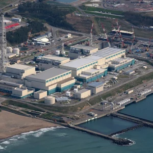 Branduolinis sugrįžimas po košmaro: didžiausia pasaulyje atominė elektrinė vėl įjungiama po 15 metų