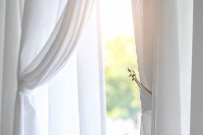 Užuolaidų balinimas: mažai žinomas būdas grąžins sniego baltumą prieš Kalėdas