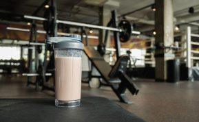 Šokoladinis pienas po treniruotės: mokslininkai atskleidė netikėtą tiesą