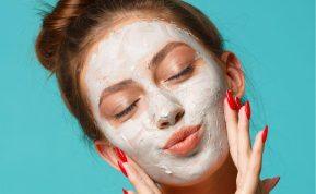 Baltymo ir medaus kaukė: veido pakėlimas per 10 minučių namuose