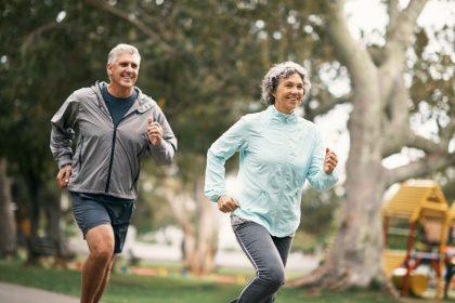 10 sveikatingumo tendencijų 2026 m. - nuo ritminės sveikatos iki kontrastų terapijos