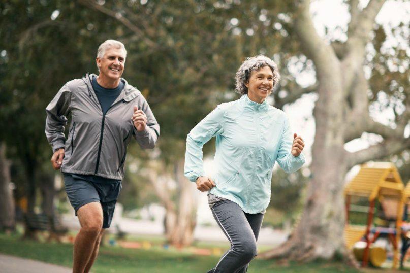 10 sveikatingumo tendencijų 2026 m. - nuo ritminės sveikatos iki kontrastų terapijos