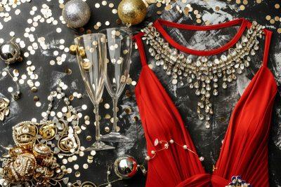 Laimingos spalvos Naujųjų metų išvaizdai: kaip pritraukti sėkmę – Raudona spalva: energija ir apsauga nuo neigiamybės
