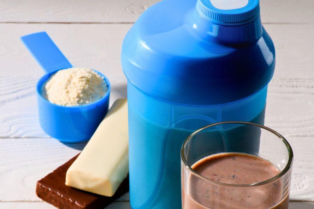 Šokoladinis pienas po treniruotės. Kodėl yra toks veiksmingas