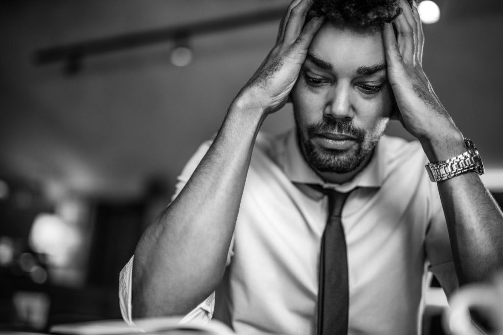 Mokslininkai atskleidė netikėtą depresijos požymį: tai jaučia beveik visi – Uždegimas ir smegenys: paslėpta jungtis