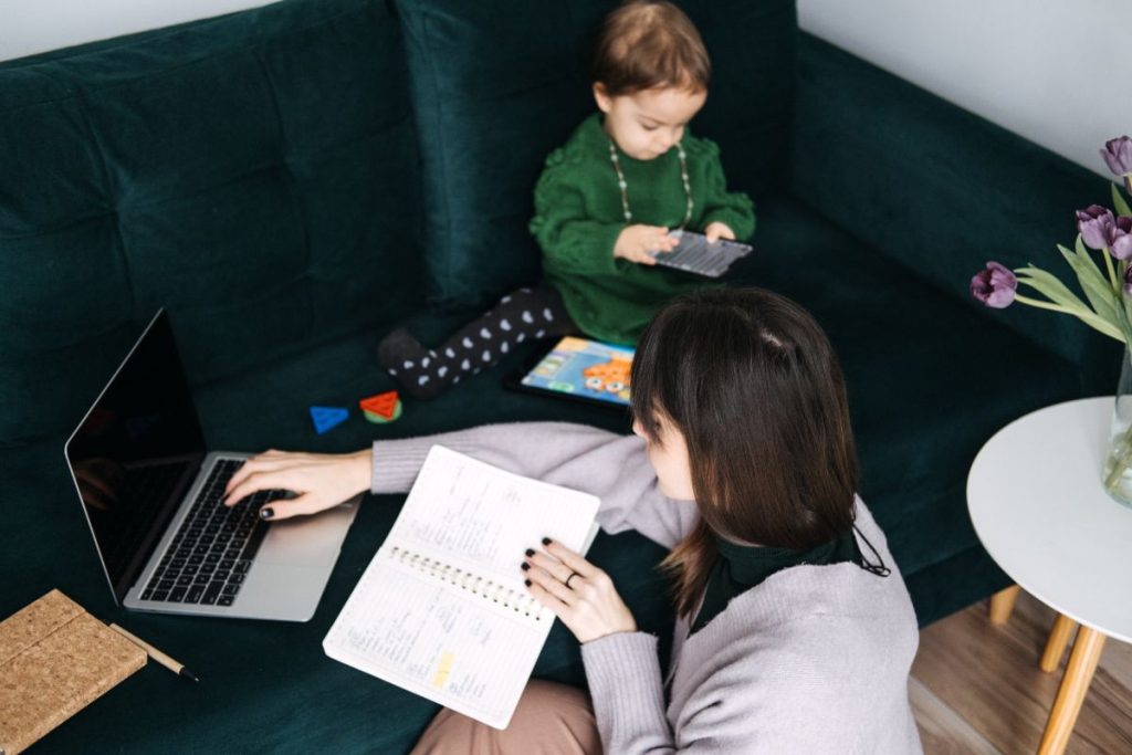 Mokslininkai įrodė: jei jums virš 40 – dirbkite tik 3 dienas per savaitę – Kaip atpažinti, kad dirbate per daug