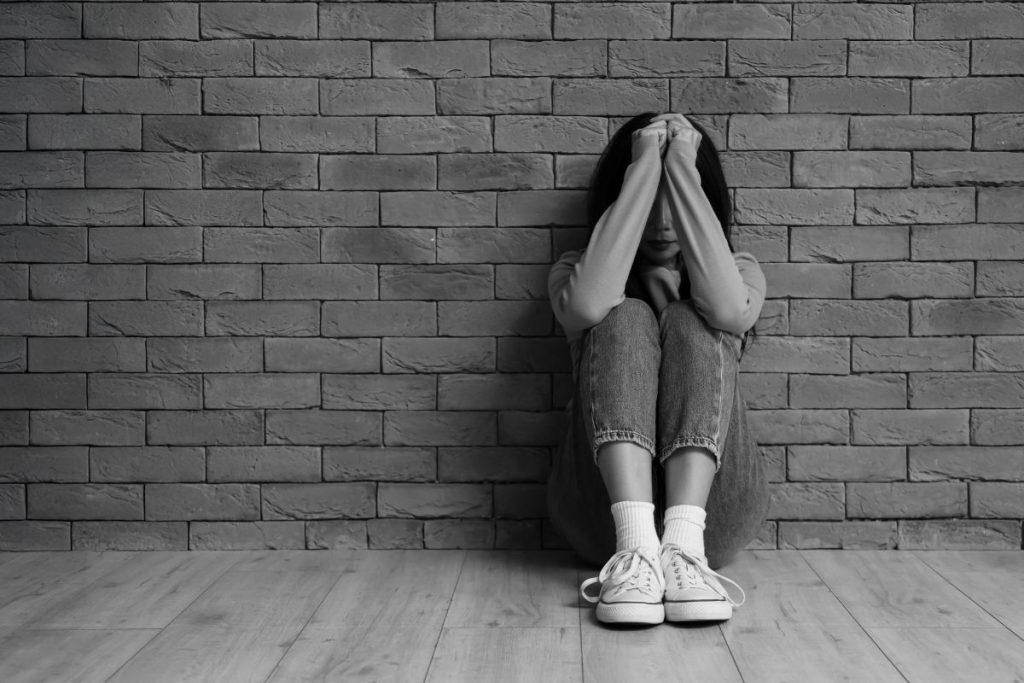 Mokslininkai atskleidė netikėtą depresijos požymį: tai jaučia beveik visi – Nauji gydymo metodai: viltis milijonams