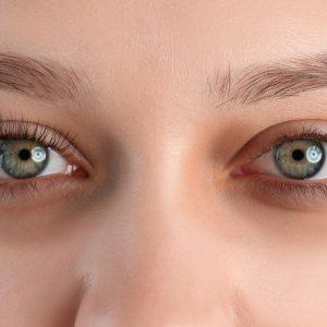 5 pratimai tobulai odai po akimis, kurių trukmė yra 1 minutė,