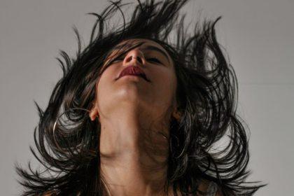 70-ųjų ir 80-ųjų sugrįžimas. Dabar moterys prašo vieno plaukų kirpimo