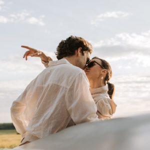 8 dalykai, kuriuos vyras daro tik dėl moters, kurią myli