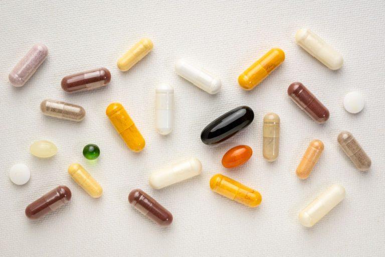 8 paprasti būdai atsikratyti dantų ėduonies ir skylių natūraliai. Vitaminai ir priedai