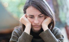 9 žemo emocinio intelekto požymiai, kurie pasireiškia kasdieniame elgesyje