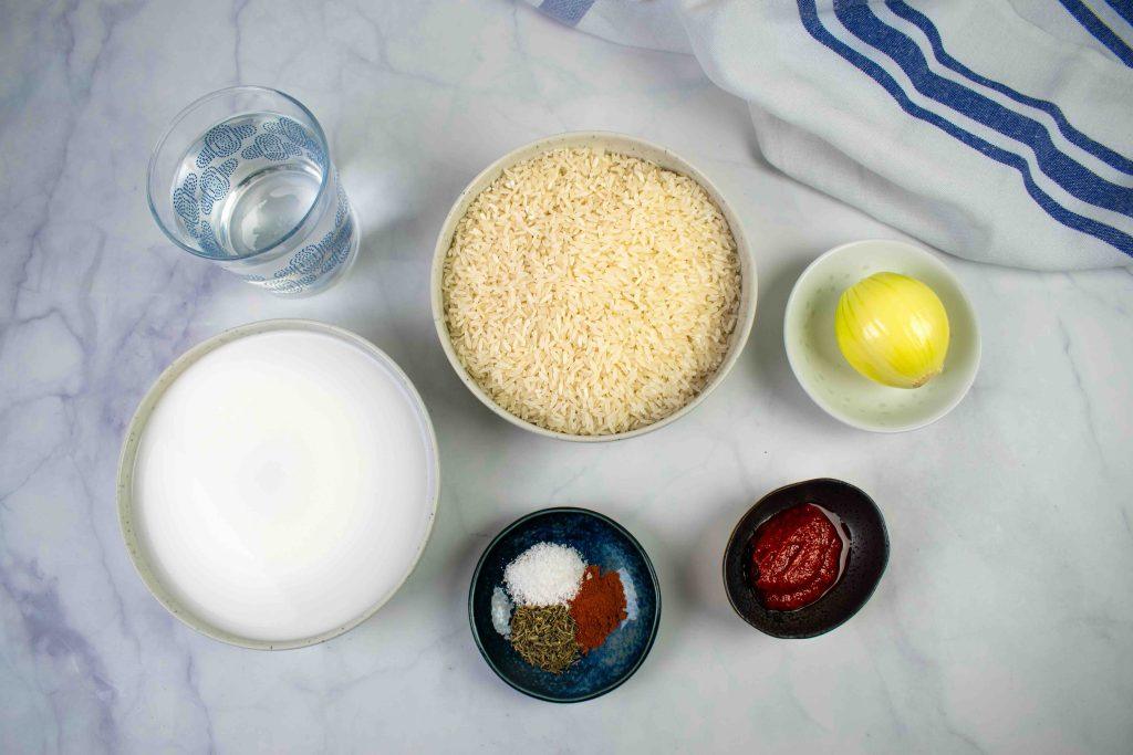 Kokosiniai jollof stiliaus ryžiai. Ingredientai