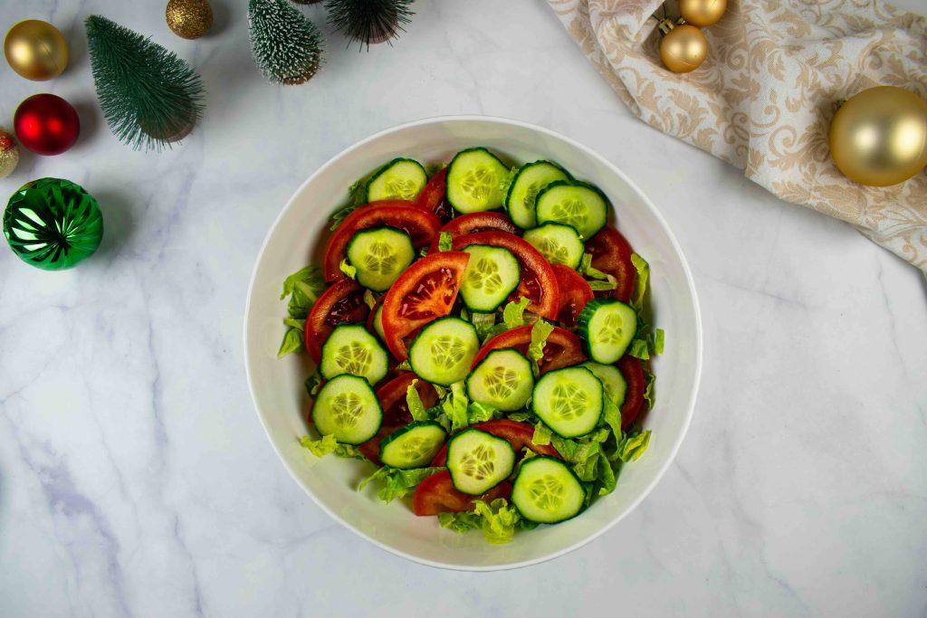 Šventiškos tuno ir daržovių salotos. Pomidorai