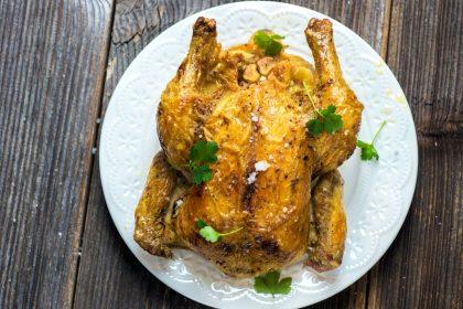 Vieno puodo vištiena su daržovėmis