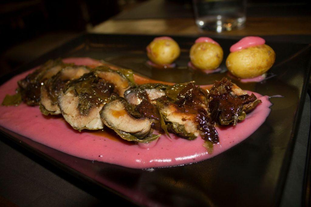 Antra Kalėdų diena be likučių streso: du patiekalai, dėl kurių šeima pamirš vakarykštį stalą. Kiauliena su slyvomis