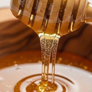 Ar galima dėti medaus į arbatą nepakenkiant sveikatai?