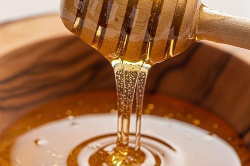 Ar galima dėti medaus į arbatą nepakenkiant sveikatai?