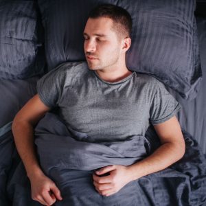 Ar žinote, kiek turite miegoti, kad organizmas galėtų pailsėti? Miego poreikių pagal amžių apžvalga!