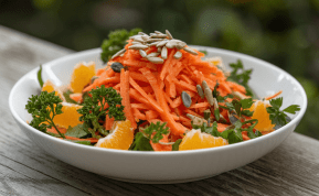Morkų ir apelsinų salotos – gaivus skonio derinys, kuris nustebins visą šeimą