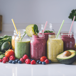 Vaisių ir daržovių kokteiliai: 5 neįprasti receptai sveikam gyvenimui