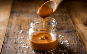 Sūdyta karamelė namuose – idealus padažas desertams ir ne tik