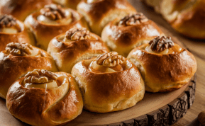 Bandelės su obuoliais ir medumi – aromatingas naminis desertas