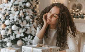Kalėdinės depresijos priežastys ir kaip ją atpažinti gruodžio streso metu