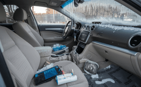 Ko negalima palikti mašinoje žiemą: 5 daiktai, kurie gali sugesti ar sukelti problemų
