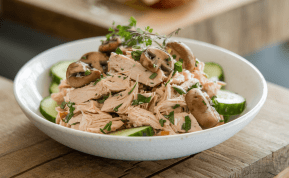 Rūkytos vištienos salotos per 5 minutes - receptas visai šeimai