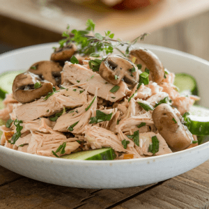 Rūkytos vištienos salotos per 5 minutes - receptas visai šeimai