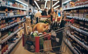 Naujųjų metų apsipirkimas: prekybos centrų darbo laikai ir kur apsipirkti per šventes